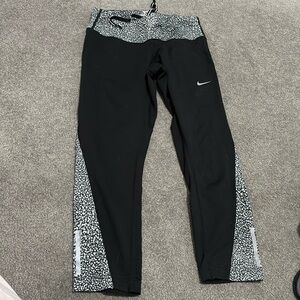Women’s Nike capri leggings